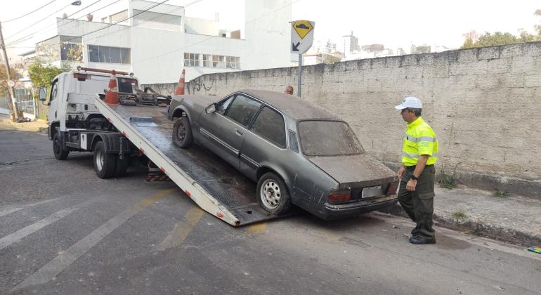 carro abandonado