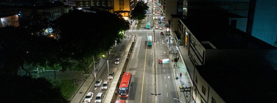 AV RIO BRANCO   LAMPADAS NOVAS LED  DUARTE