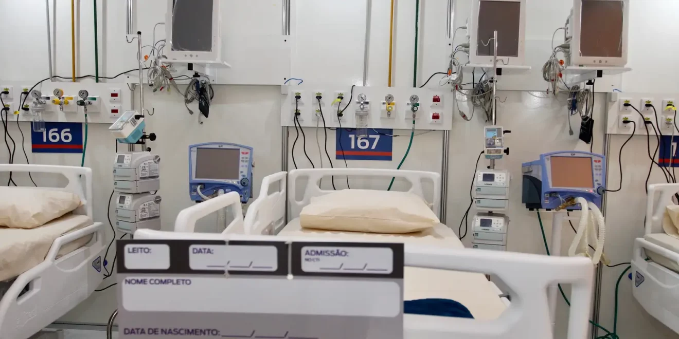 hospital de campanha0805200348