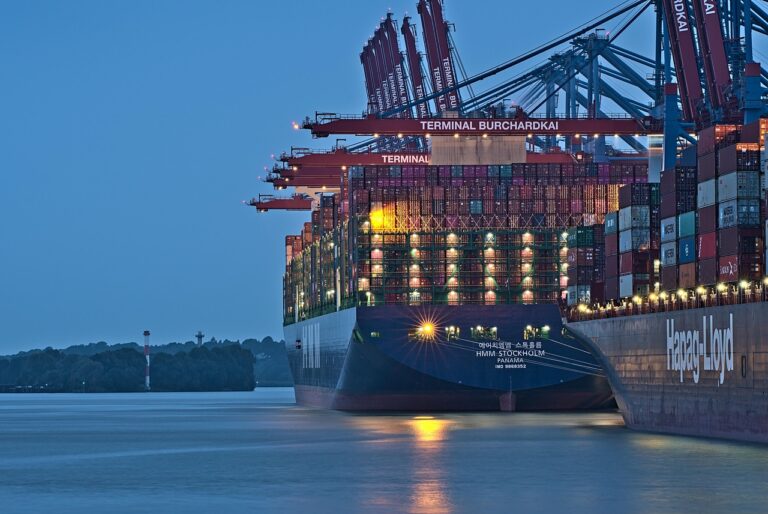 port 6670684 1280