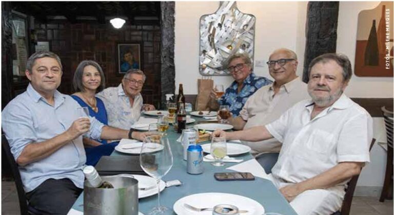 vb ed297 novembro 25b capa uma casa e muitos contos