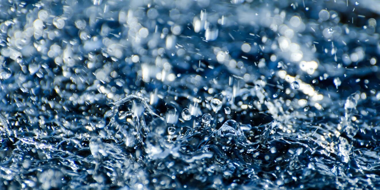 publicdomainpictures water drops 275938 1920