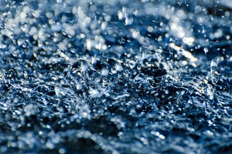 publicdomainpictures water drops 275938 1920