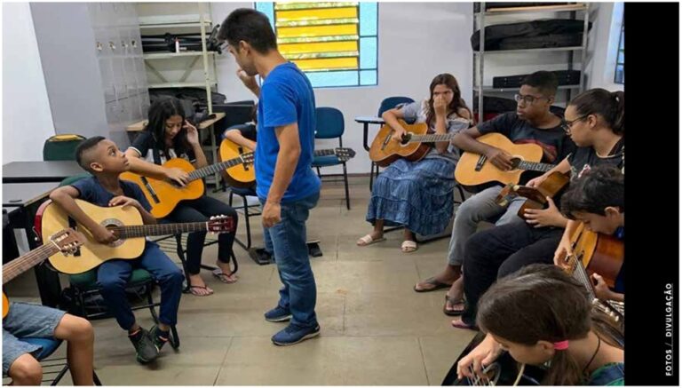 vb ed300 fevereiro 26 capa formacao humana