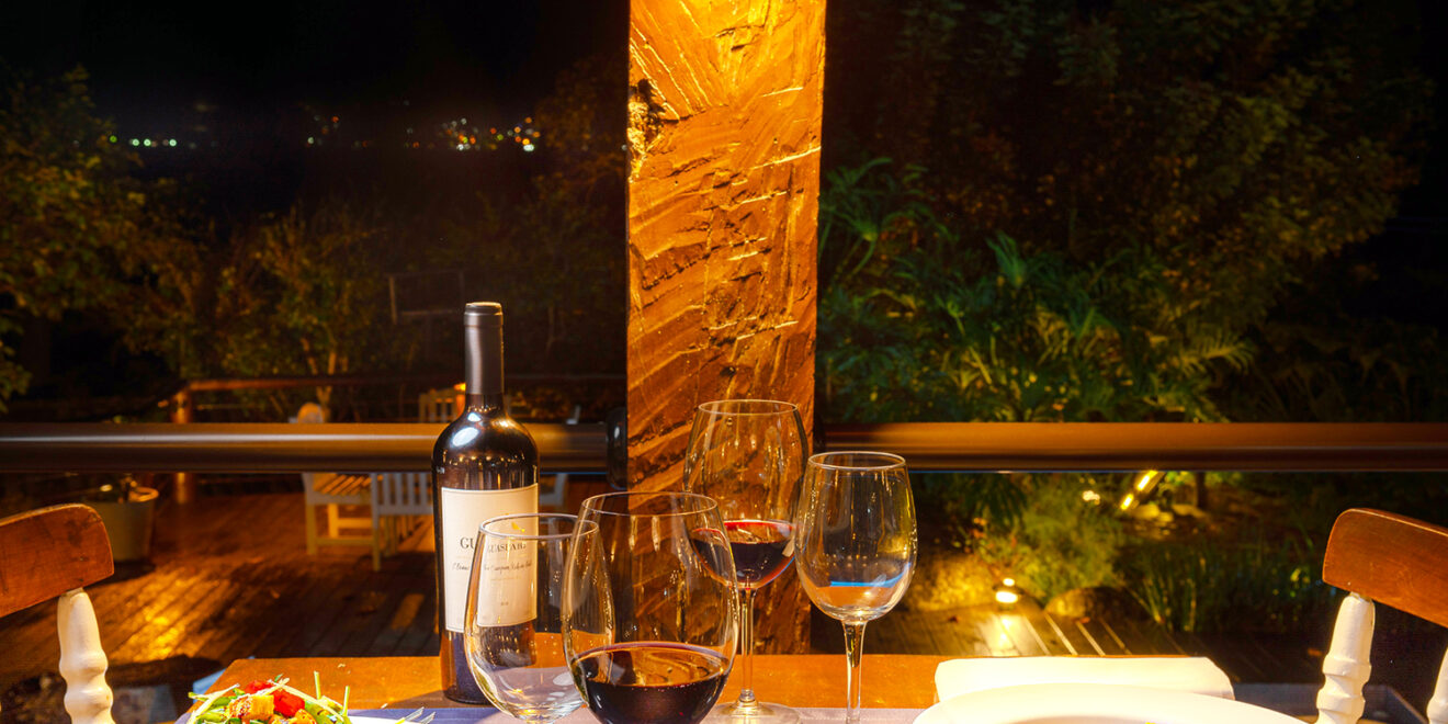 O Restaurante Portofino, instalado no Porto Pacuíba Hotel, em Ilhabela, litoral norte de São Paulo   Foto Divulgação