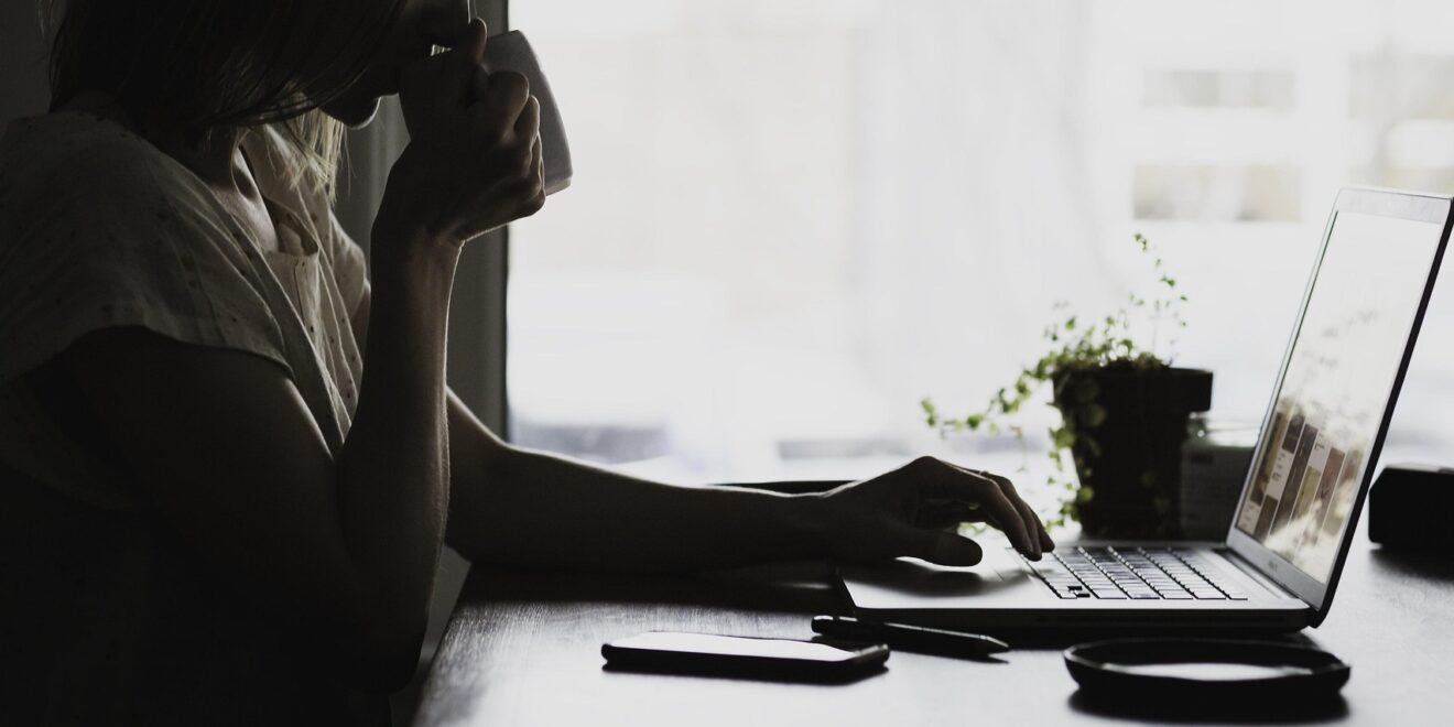 stocksnap laptop 2557571 1920