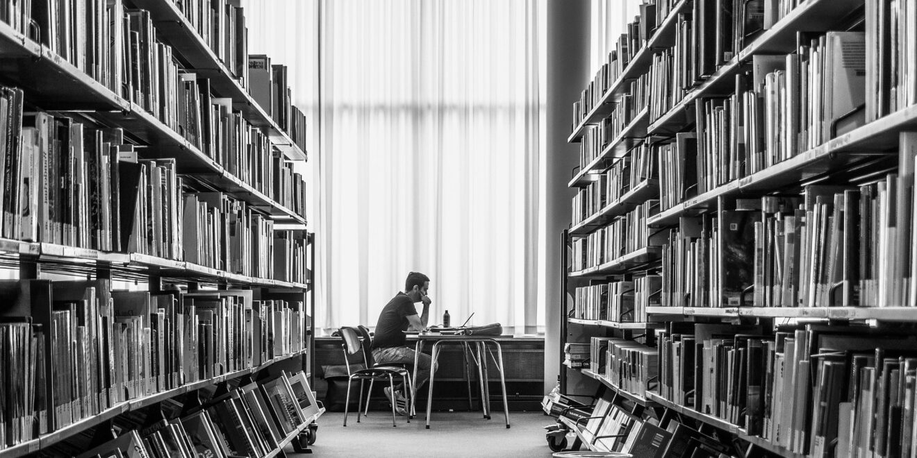 wal 172619 library 7408106 1920