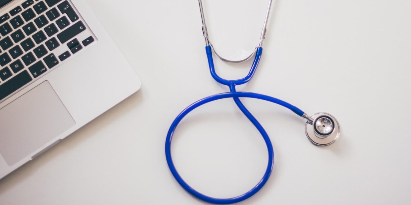 stocksnap stethoscope 2617701 1920