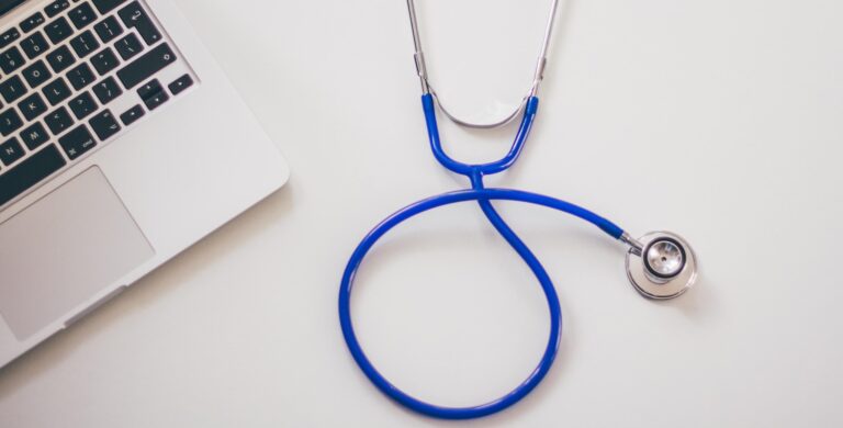 stocksnap stethoscope 2617701 1920