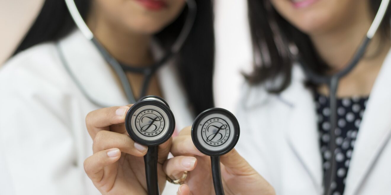 jennycepeda doctor 2568481 1920 (2)