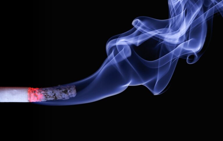 realworkhard cigarette 110849 1280