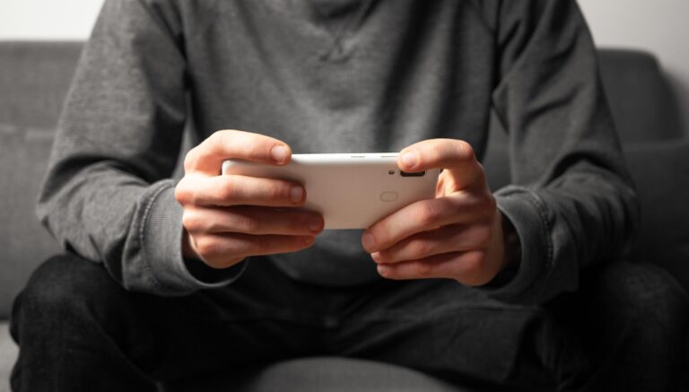 drmedyourrasenn mobile phone 5922635 1920
