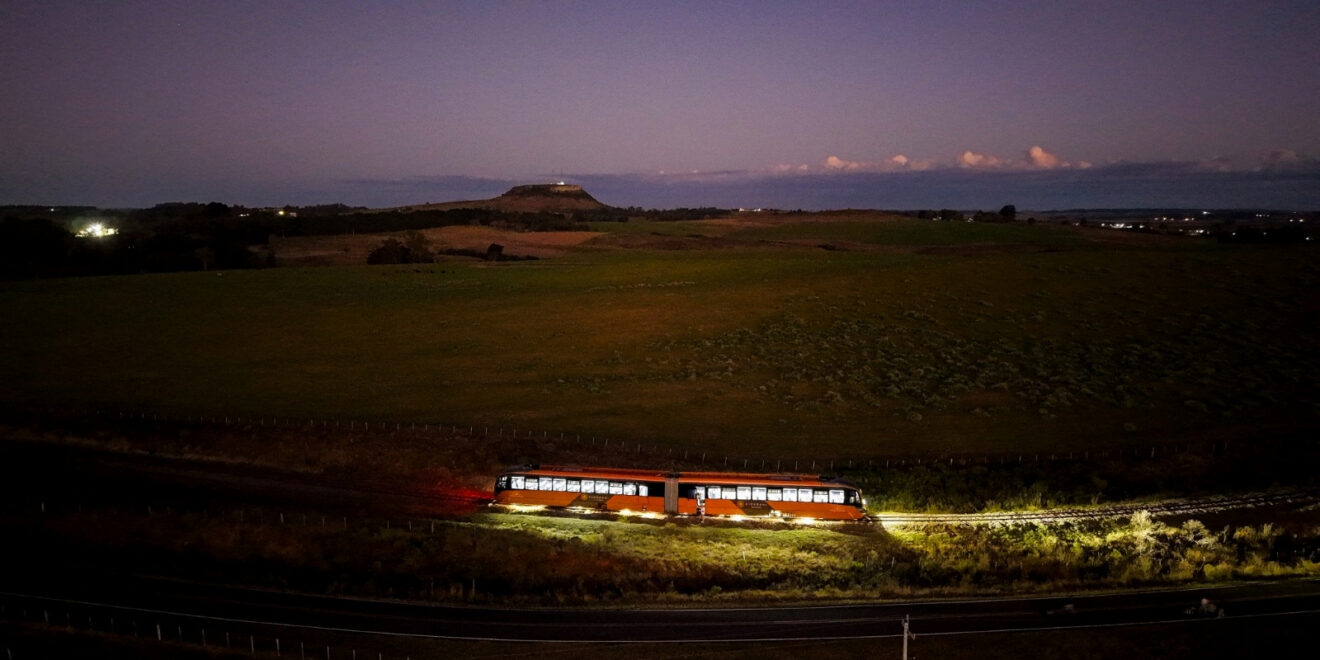 Trem do Pampa anoitecer   credito Daniel Badra
